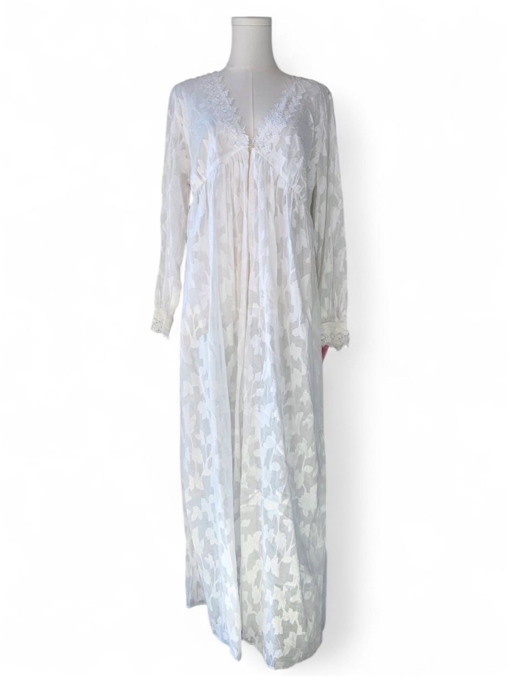 Deadstock Vintage Queen Anne Eileen West White Single Button Peignoir Duster